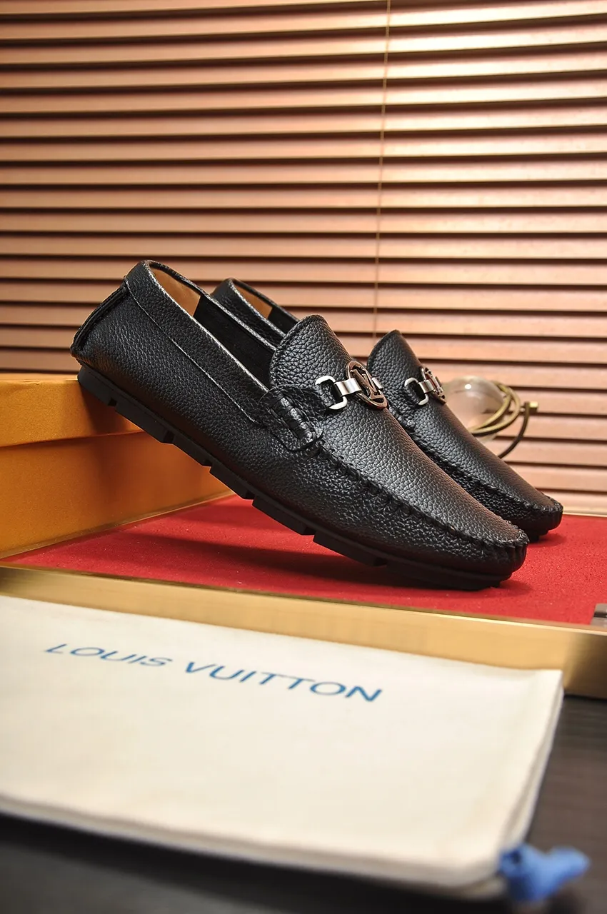 Men's men's shoes 💰420💶 [LV Doudou shoes] (water-dyed cowhide lining) new model is on the market, available on the official website. The new Doudou shoes are processed into single-color materials, and the uppers are made of imported horsehide leather. The body of the shoe is fully hemmed with mark thread, and is lined with imported original cowhide leather. The elegant shoe shape is super suitable for all-matching, and the size is 38-44.